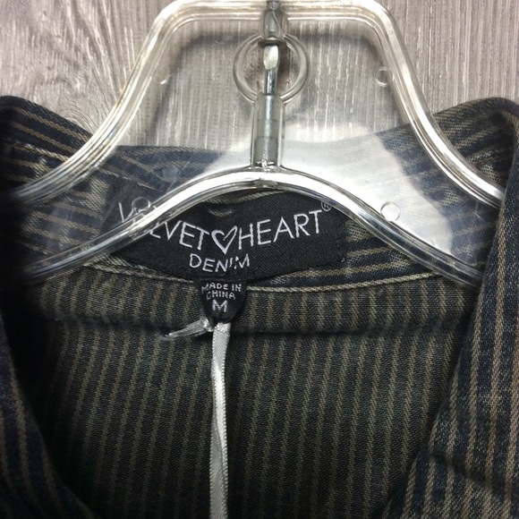 NWT Gray Button Down with Bling Shirt - Picture 5 of 7